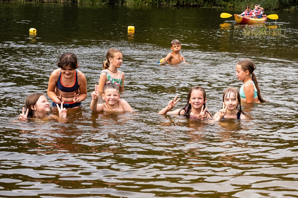 Maudynės vaikų stovykloje